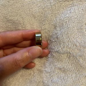 OURA ring Gold size 7  generation 3. No scratches.